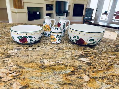 EVERYDAY GIBSON HOUSEWARES SERVING PIECES