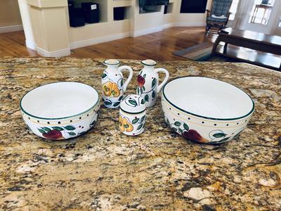 EVERYDAY GIBSON HOUSEWARES SERVING PIECES