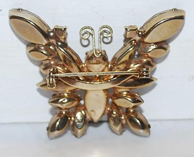 Beautiful VINTAGE PURPLE & FAINT PINK BUTTERFLY BROOCH (1¾" x 1½") on a Gold Tone Setting