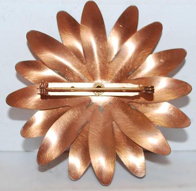 VINTAGE 1950's or 1960's Copper-Style TIN BROOCH (2½" Diam.) with a Round Beveled PINK Center Stone