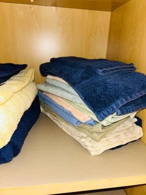 BATH TOWELS-HAND TOWELS AND WASH CLOTHES