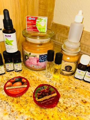 ESSENTIAL OILS AND CANDLES