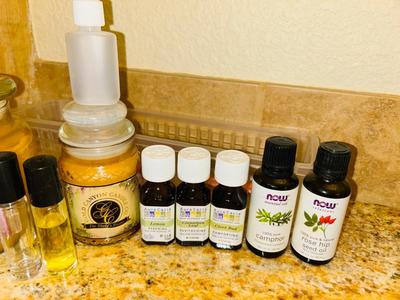 ESSENTIAL OILS AND CANDLES