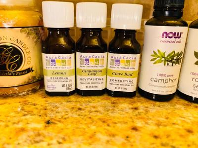 ESSENTIAL OILS AND CANDLES
