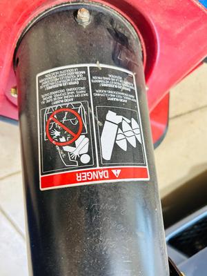 TORO CCR3650 ELECTRIC START SNOW BLOWER LIKE NEW