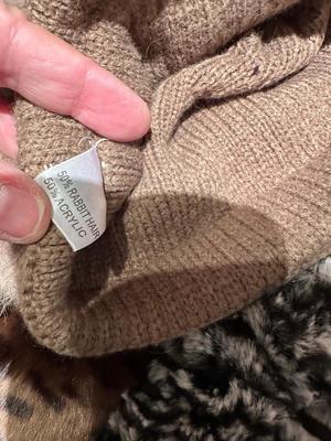 Clothing - Hat lot - w/ faux fur