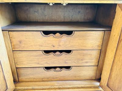 VELERO BY DREXEL DRESSER