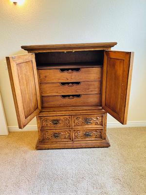 VELERO BY DREXEL DRESSER