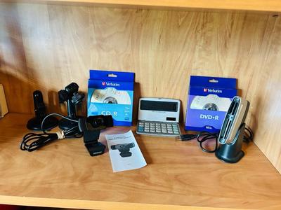 GESMA WEB CAM, CALCULATOR IN DVD-R’S ALONG WITH A SKIN DISK MEMORY CARD
