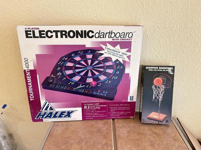 HALEX ELECTRONIC DARTBOARD EXECUTIVE BASKETBALL FOR YOUR DESK OR ANY OTHER ROOM IN THE HOUSE