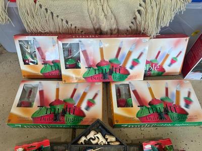 5 PACKS OF MULTI-BUBBLE LIGHTS, HEAVY OUTDOOR EXTENTION CORD AND OTHER HOLIDAY DECOR