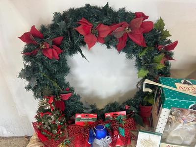 5 PACKS OF MULTI-BUBBLE LIGHTS, HEAVY OUTDOOR EXTENTION CORD AND OTHER HOLIDAY DECOR