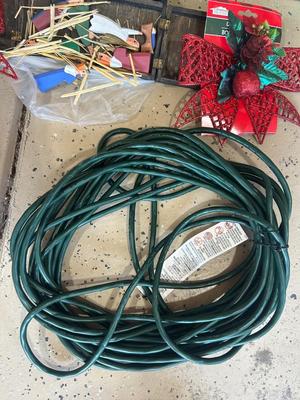 5 PACKS OF MULTI-BUBBLE LIGHTS, HEAVY OUTDOOR EXTENTION CORD AND OTHER HOLIDAY DECOR