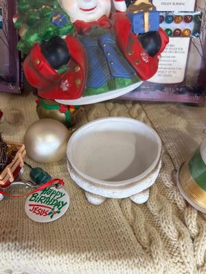 STORAGE TOTE AND MERRY CHRISTMAS DECOR FOR DECKING THE HALLS