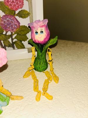 JUST LIKE THE HAPPY FRUIT, HAPPY FLOWERS TO MAKE YOUR DAY BRIGHTER