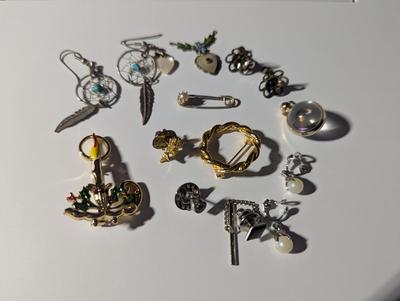 Some Vintage Earrings Pendants & Brooches #12