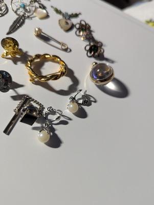 Some Vintage Earrings Pendants & Brooches #12