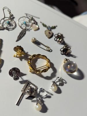 Some Vintage Earrings Pendants & Brooches #12