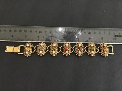 Daria Signed Vintage Link Bracelet Multi Color. Nice Quality