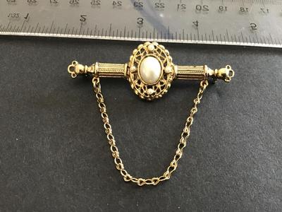 Beautiful Vintage pin