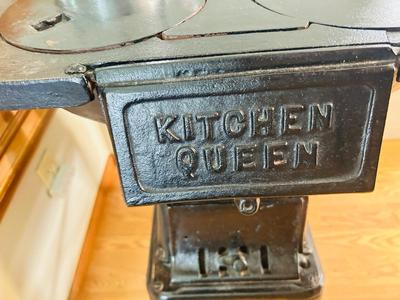 KITCHEN QUEEN CAST IRON WOOD BURNING STOVE