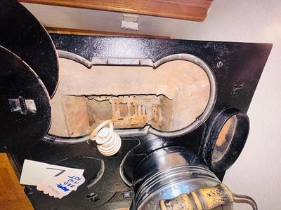 KITCHEN QUEEN CAST IRON WOOD BURNING STOVE