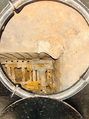 KITCHEN QUEEN CAST IRON WOOD BURNING STOVE