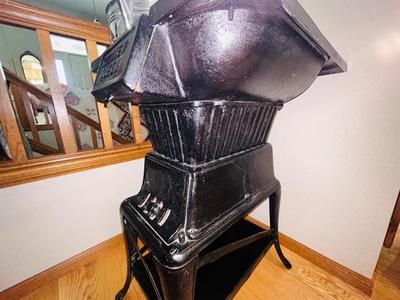 KITCHEN QUEEN CAST IRON WOOD BURNING STOVE