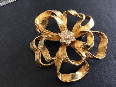 Large Rhinestone Gold Brushed Ribbon Brooch