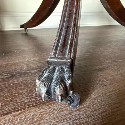 Oval Clawfoot Table