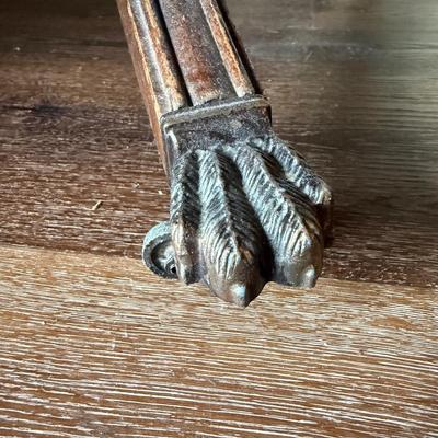 Oval Clawfoot Table