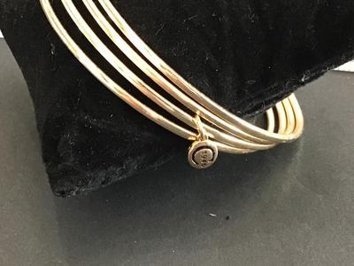 1945 Gold Tone Bangles