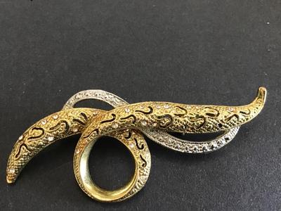 Vintage Avon Brooch