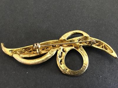 Vintage Avon Brooch