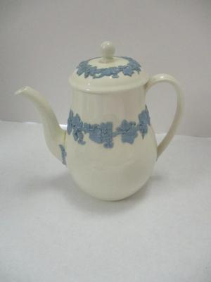 Wedgwood Lavender Blue On Cream Coffee Pot Etruria & Barlaston