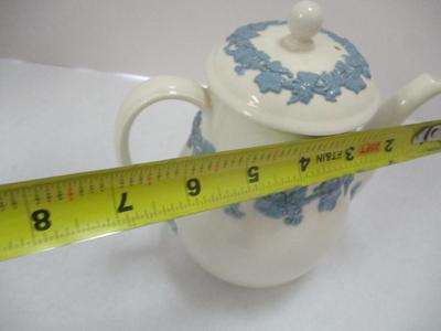 Wedgwood Lavender Blue On Cream Coffee Pot Etruria & Barlaston