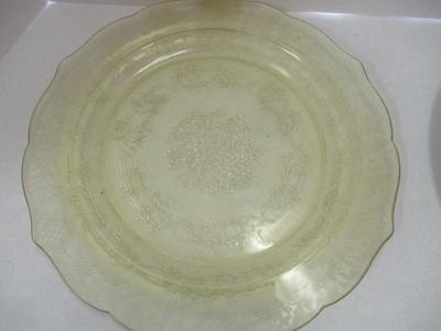 Vintage Anchor Hocking Fire-King Green Meadow Oval Serving Plate Everbrite Juliet Plate Yellow Depression Glass Cake Platter Green Fire...