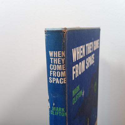 LOT 4: Incredible Land by Basil Woon 1933 w/ Heinlein's Stranger in a Strange Land 1961, When They Come From Space 1962 & The...