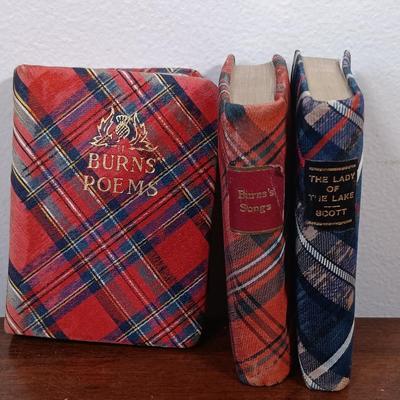 LOT 7: Set of (5) Early 20th Century Leather Bound Miniature 2" Books, Six Volumes of the 1904 Master Pieces of Humor & More