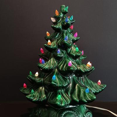 LOT 117: Vintage 17" Ceramic Christmas Tree