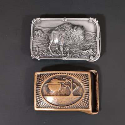 LOT 123: Rolls Razor Viscount Model, Tech Ether Guild 'la Luna' Brass Buckle, Hunting Knife Made in Mexico & More