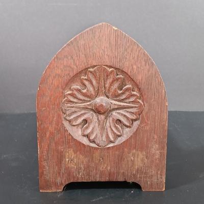 LOT 124: Antique Extendable Book Rack with Books - Bulfinch's 1908 Age of Fable, In Gold and Silver 1892 & More