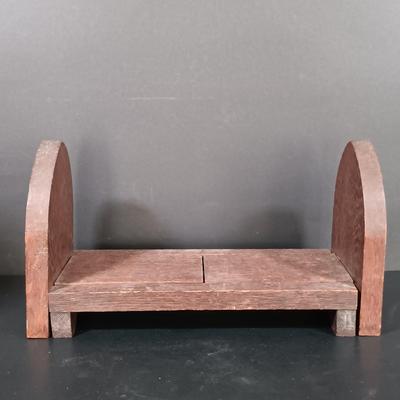 LOT 124: Antique Extendable Book Rack with Books - Bulfinch's 1908 Age of Fable, In Gold and Silver 1892 & More