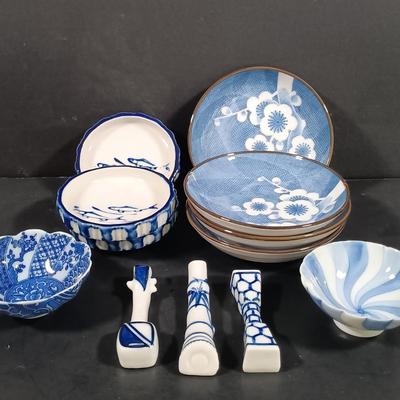 LOT 127: Collection of Blue and White Porcelain Dishes
