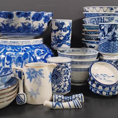 LOT 127: Collection of Blue and White Porcelain Dishes