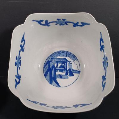 LOT 127: Collection of Blue and White Porcelain Dishes