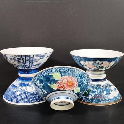 LOT 127: Collection of Blue and White Porcelain Dishes