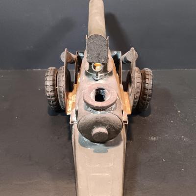 LOT 206: Vintage Big Bang Metal Toy Cannon with Books