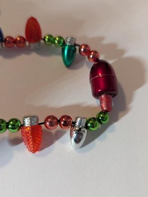 Christmas Fashion Brooches Christmas Wreath & Poinsettia Pine Cone Brooches & Light-Up Necklace #6