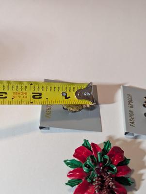 Christmas Fashion Brooches Christmas Wreath & Poinsettia Pine Cone Brooches & Light-Up Necklace #6